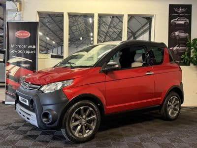 Aixam Crossline XXL Red Black Mopedauto Microcar 45 KM