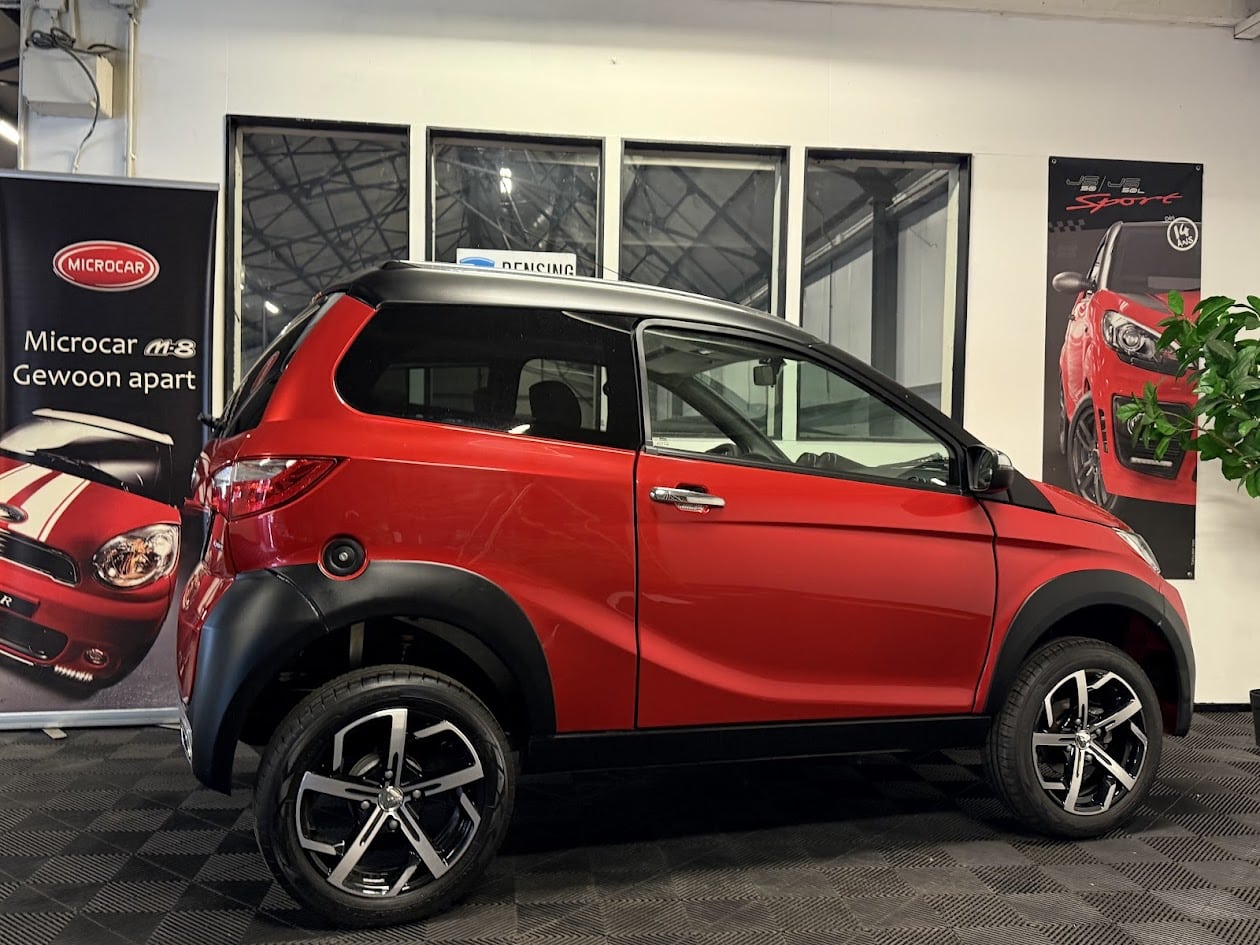 Aixam Crossover S9 Rot red Rood SUV 7