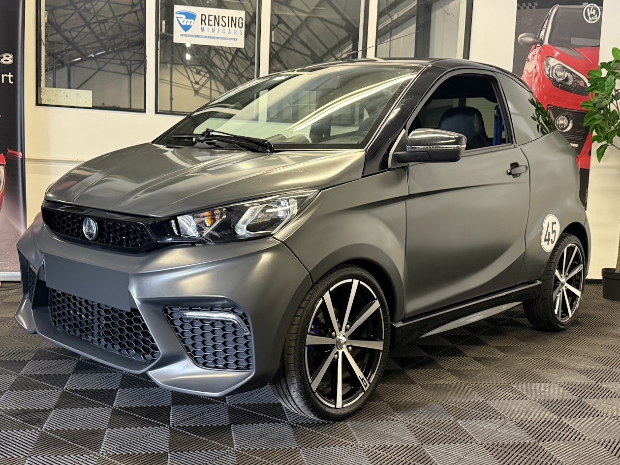 Aixam Coupé GTI Matgrijs 2