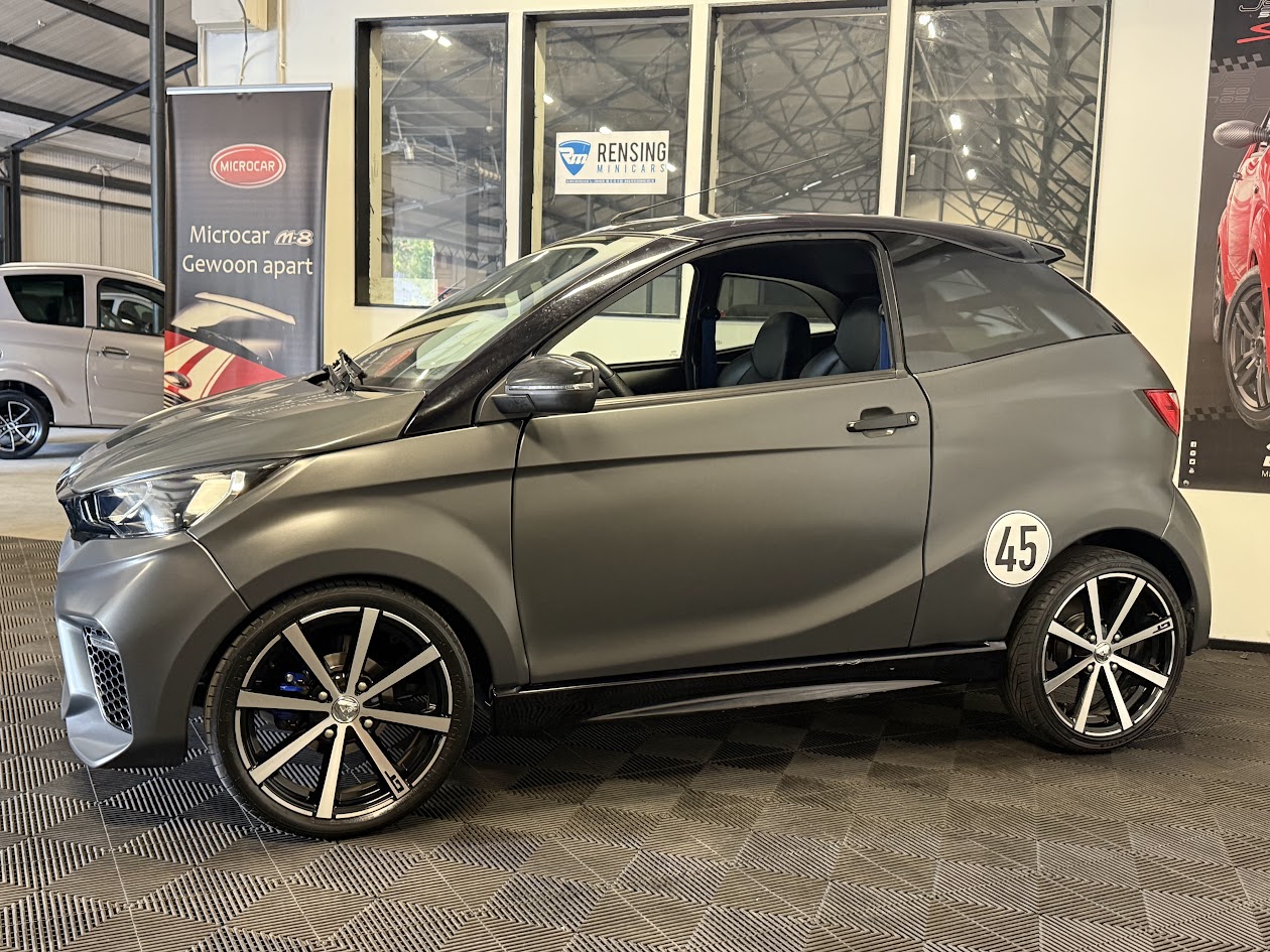 Aixam Coupé GTI Matgrijs 3
